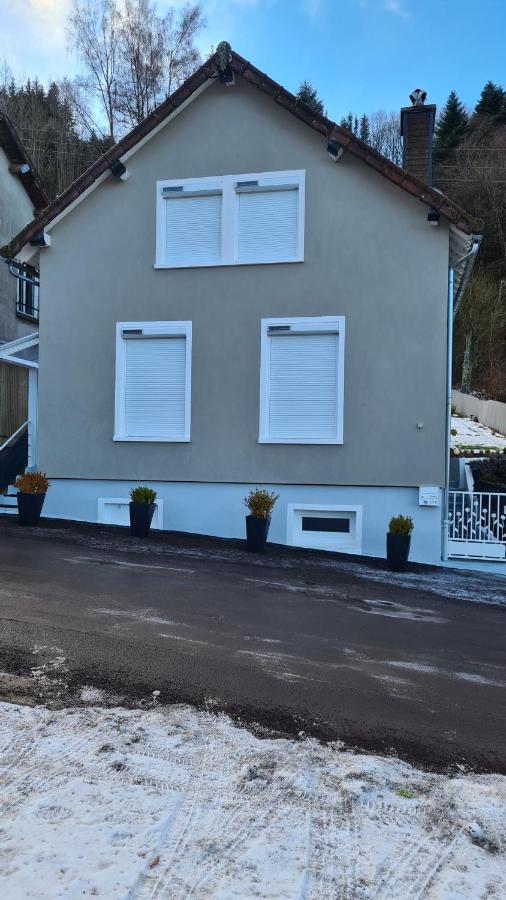 Villa Stunning 4-Bed House In La Bourboule Exterior foto