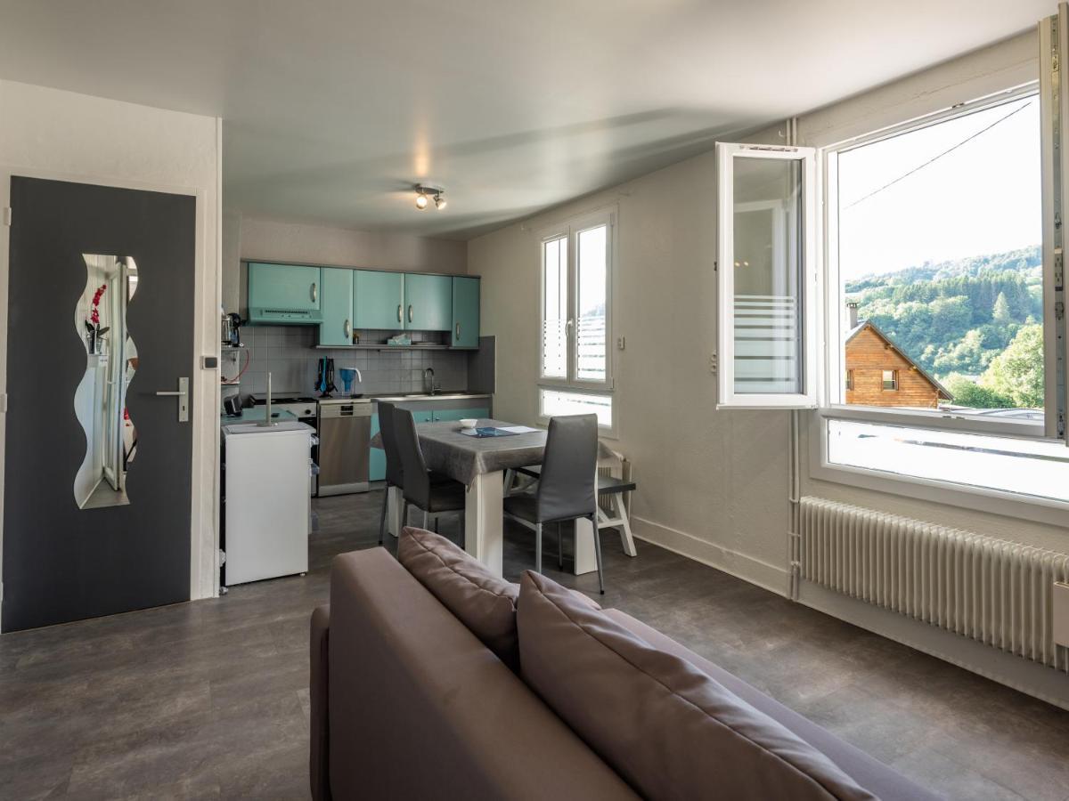 Villa Stunning 4-Bed House In La Bourboule Exterior foto